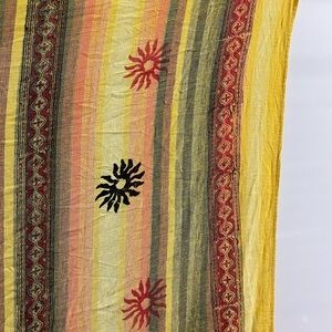 Sun pattern Multicolor Striped tapastry